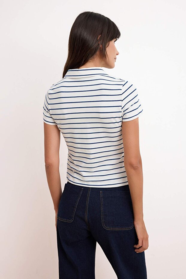 Lacivert Çizgili Normal Kalıp Polo Yaka Fermuarlı Crop Yumuşak Örme Bluz TWOSS26TS00025 - 4