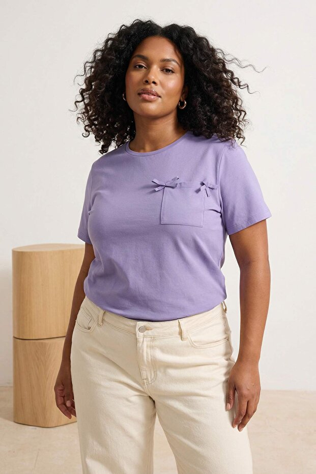 Lila Loose Fit Cepli Fiyonk Detaylı Büyük Beden T-shirt TBBSS25BF00030 - 2