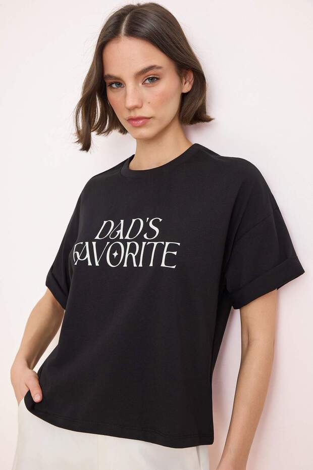 Trendyolmilla  Siyah Slogan Boxy Fit Düşük Kol Kısa Kollu Tok %100 Pamuk Örme T-Shirt TWOSS26TS00081 - Görsel 3