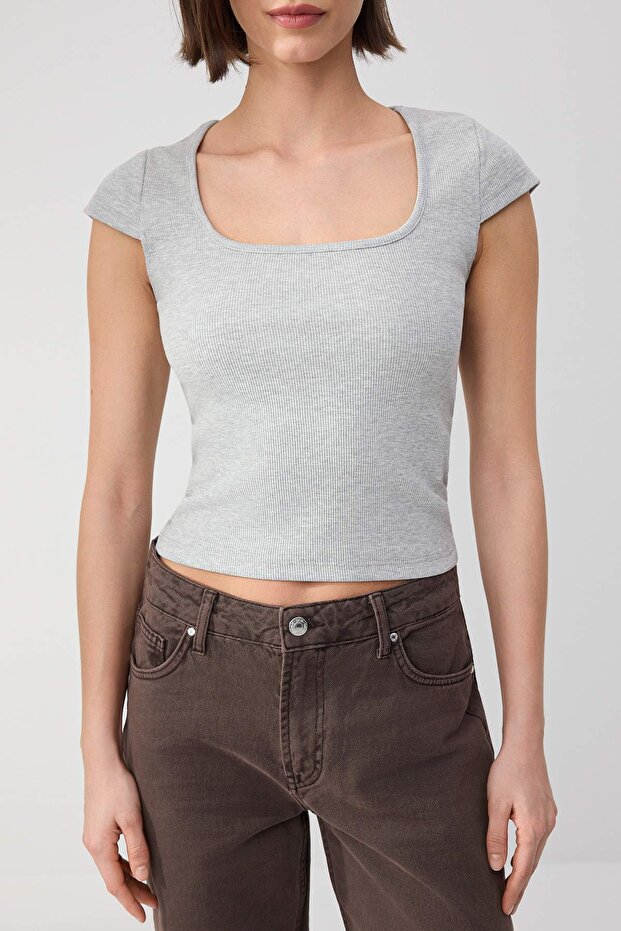 Wardrobe Essentials-Wardrope Essentials Gri Melanj Fitted Crop Esnek Örme Bluz TWOSS26BZ00155 - 3