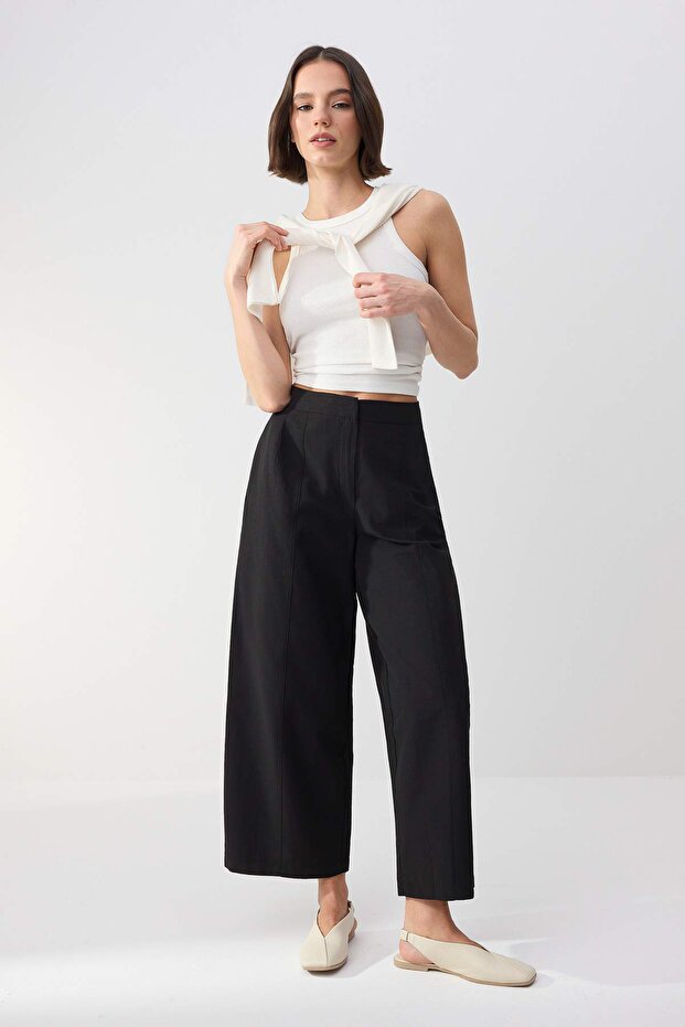 Trendyolmilla Wardrobe Essentials – Siyah Pili Detaylı Wide Leg Pantolon | TWOSS26PL00071 - 1