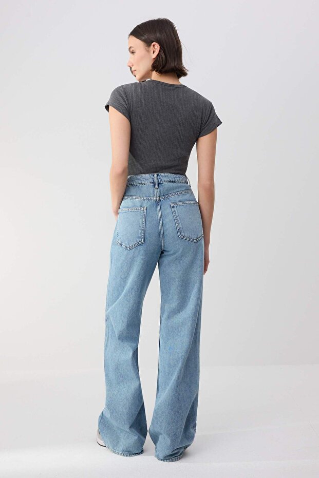 Trendyolmilla Wardrope Essentials Mavi Dökümlü Yüksek Bel %100 Pamuk Wide Leg Jeans TWOSS26JE00122 - 4