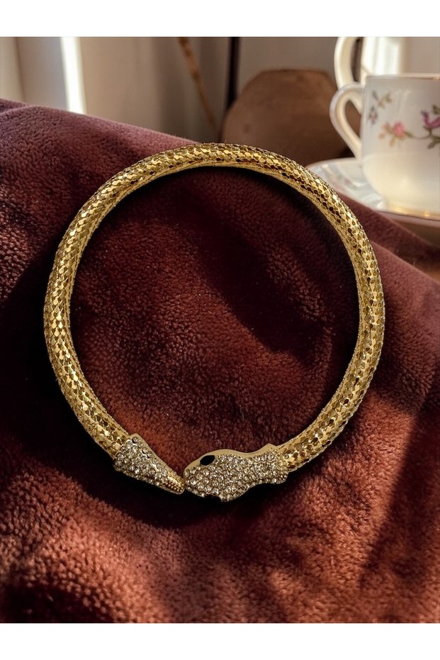 Brand model necklace