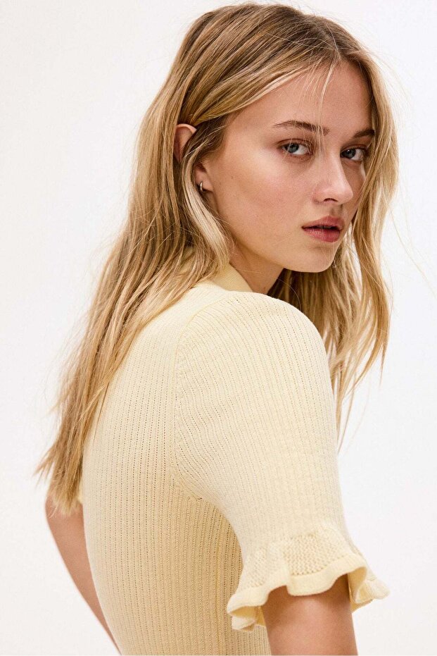 بلوزة بياقة مضلعة - 4