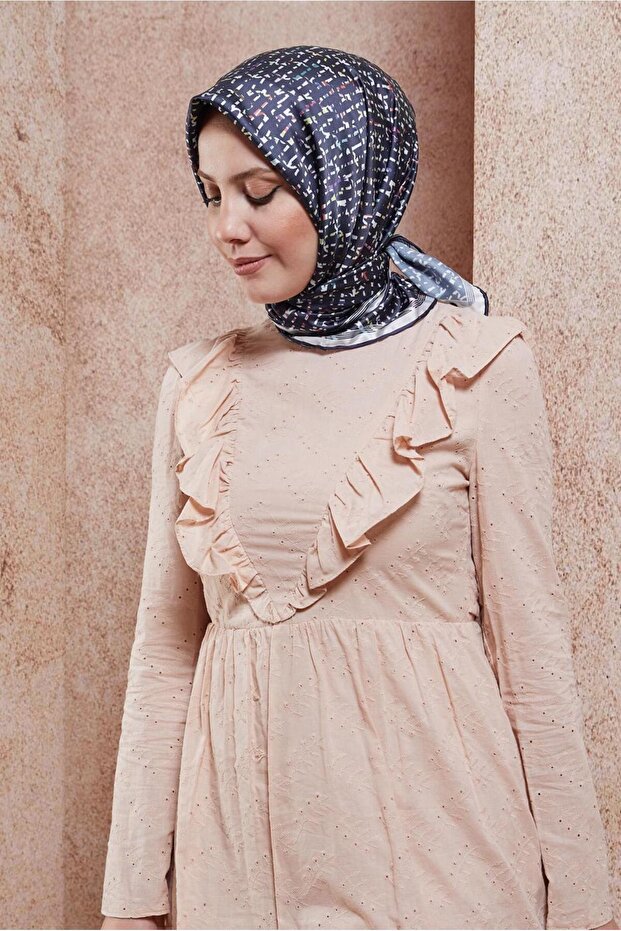 وشاح بنمط ألفينا 8412 - قطع للاستعمال مرة واحدة