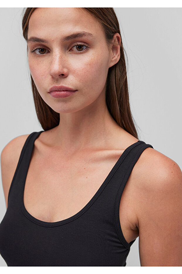 طقم رياضي أساسي مكون من قطعتين باللون الأسود - قطع مناسب للجسم1611367-900 - 8