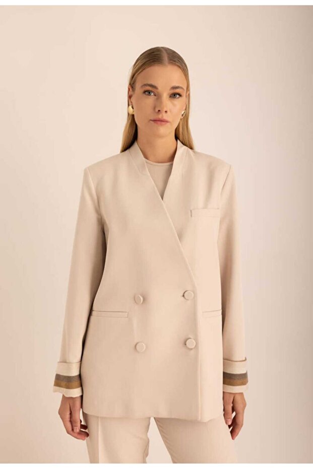 Garni Detaylı Bej Ceket - 1