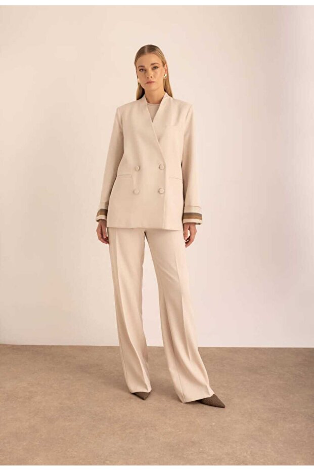 Garni Detaylı Bej Ceket - 4