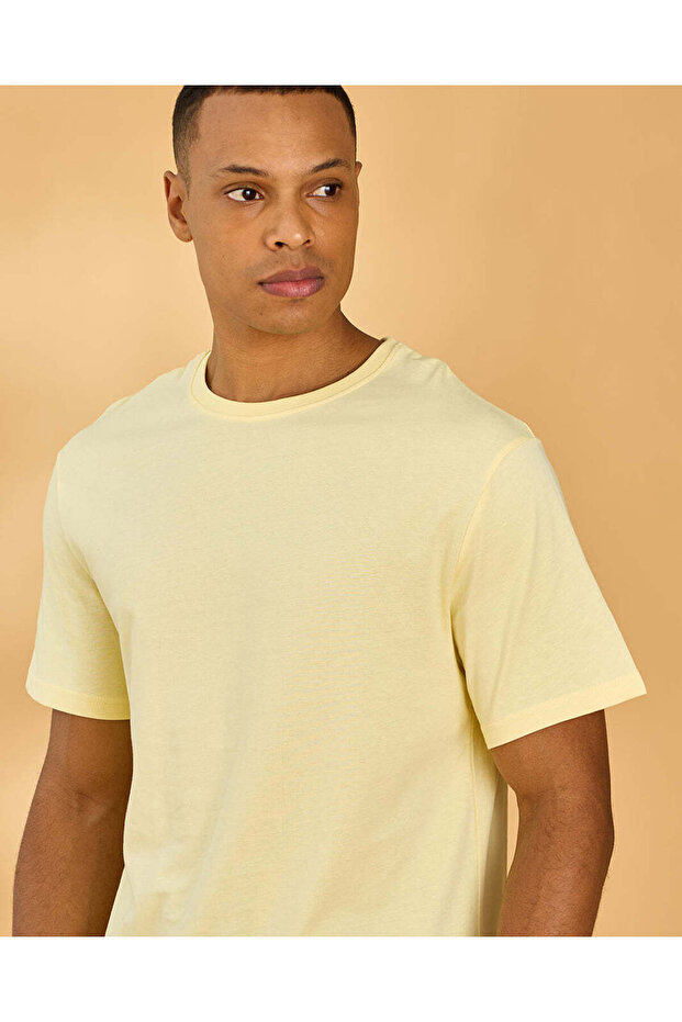 Men Yellow Basic Solid T Shirt - 4