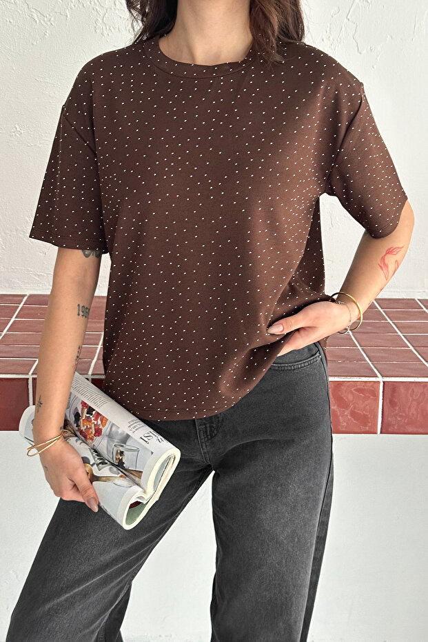 Taş Detaylı Basic Tişört – Minimal Dot - 5