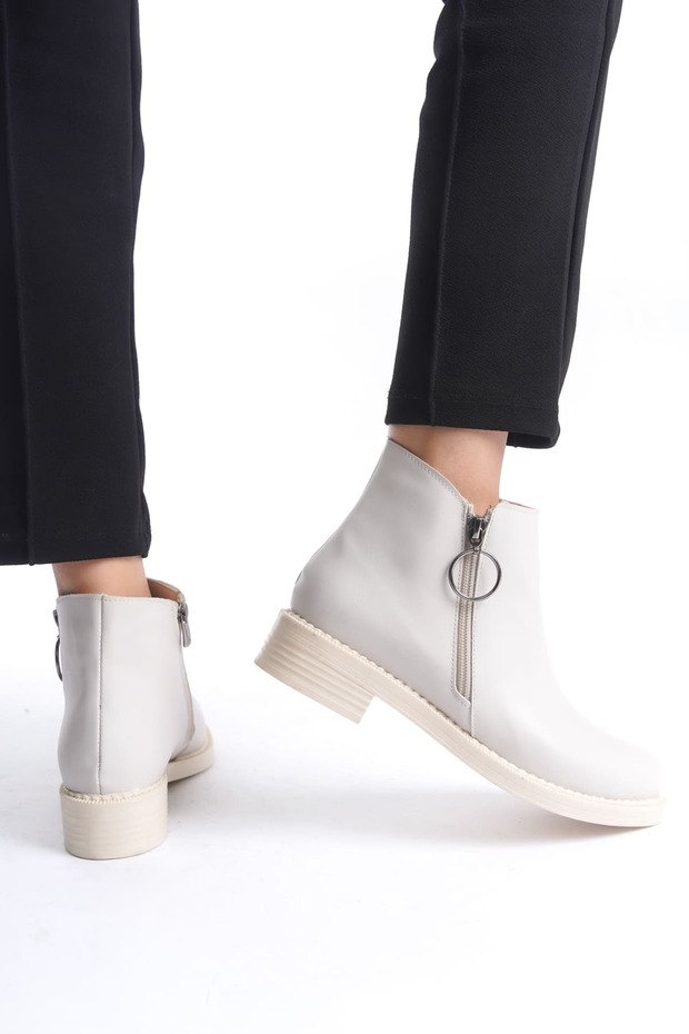 Cream Zippered Women's Heeled Boots