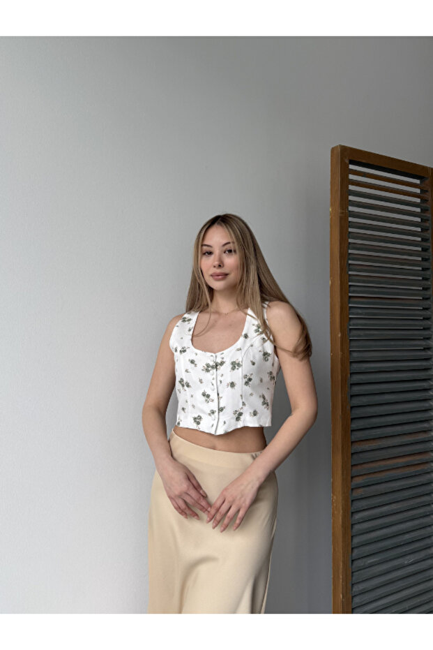 سترة قصيرة مزينة بالزهور - 2