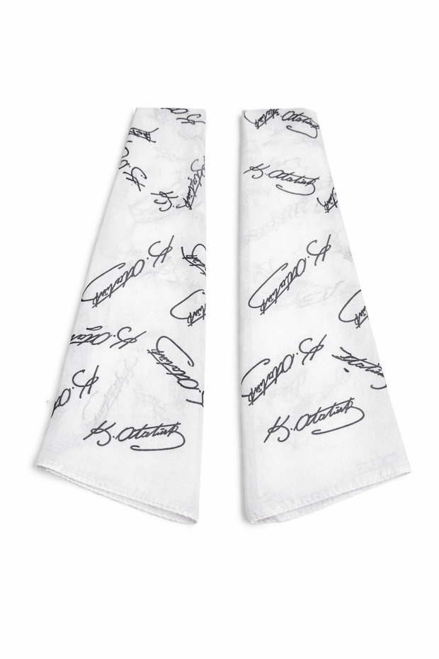 23 April Show Outfit - Scarf White