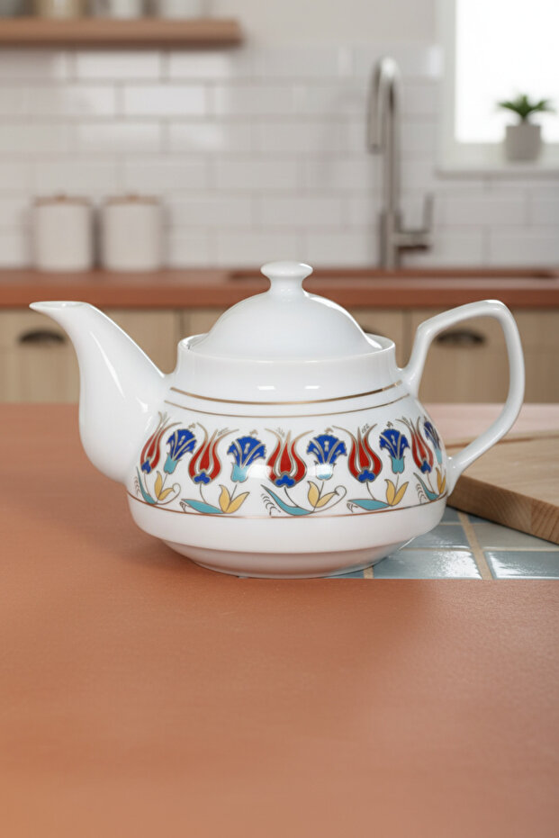 Gold Gilded Porcelain Teapot with Red Tulip Pattern 650 ml