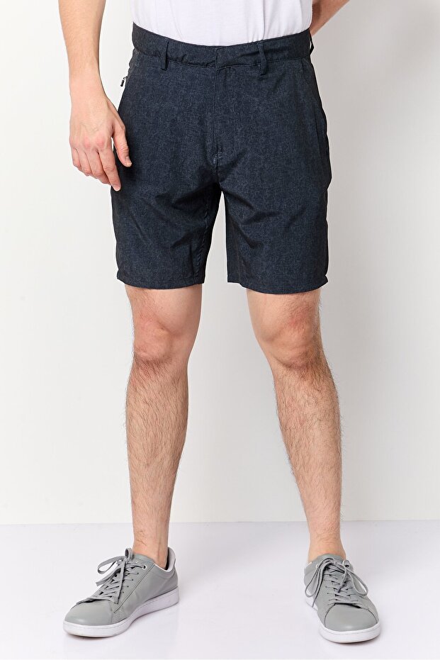 شورت رجالي أساسي سهل ذو ملمس بارز ، بنقشة مميزة، لون أزرق داكن - 1