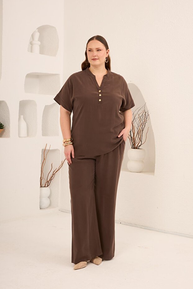 بلوزة بزر أمامي مقاس كبير قماش مودال لون بني - 5