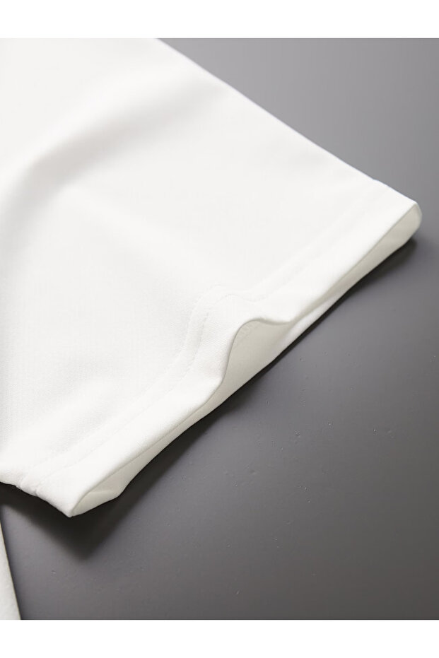 طقم شورت كبير الحجم من كيتي مطبوع - 2