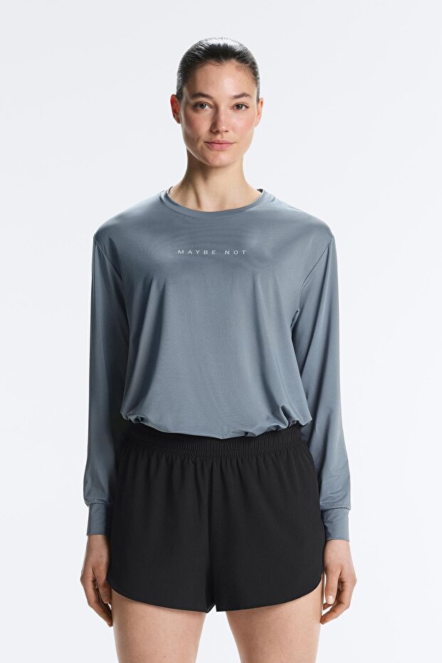 Long-sleeved technical T-shirt with text