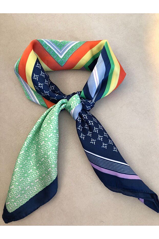 وشاح مسطح خاص منقوش (70x70) - 2