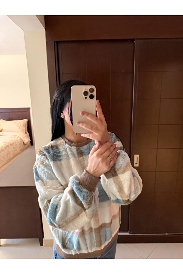 Warm plaid sweater - 7