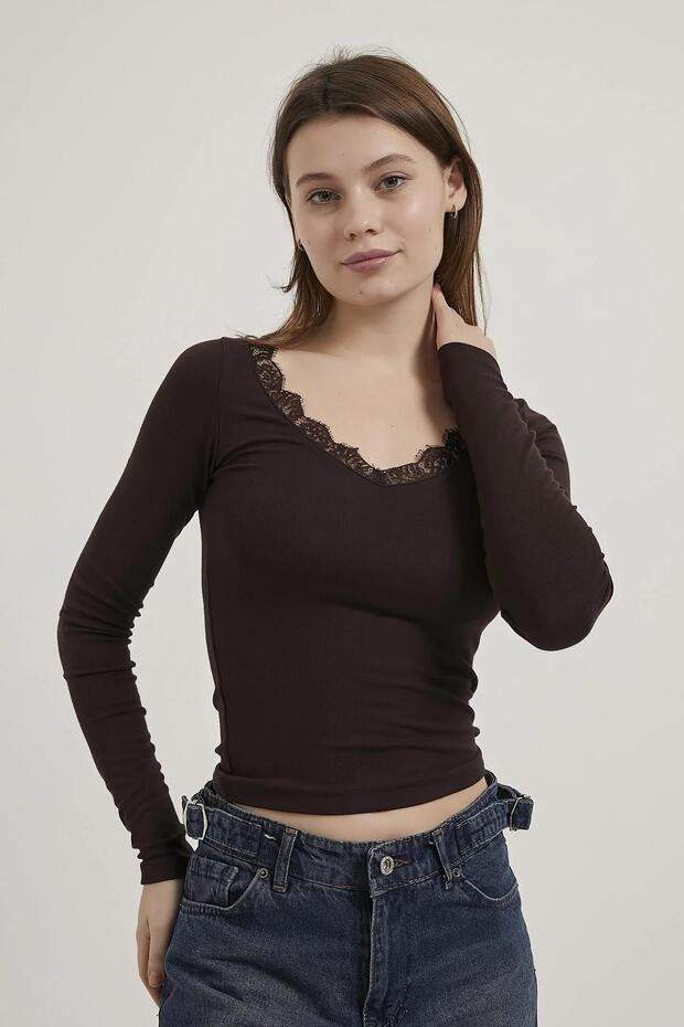 Collar Lace Detail Blouse Brown