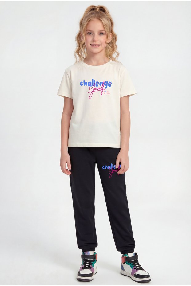 Round Neck T-Shirt and Long Sweatpants with Print Detail for Girls - Top and Bottom Set