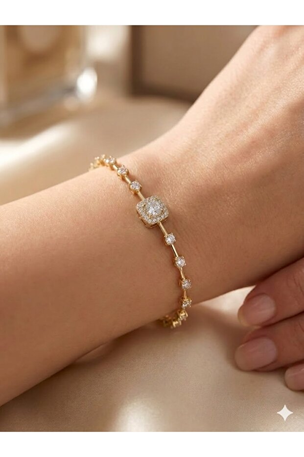 3S Sparkling Square Form Bracelet