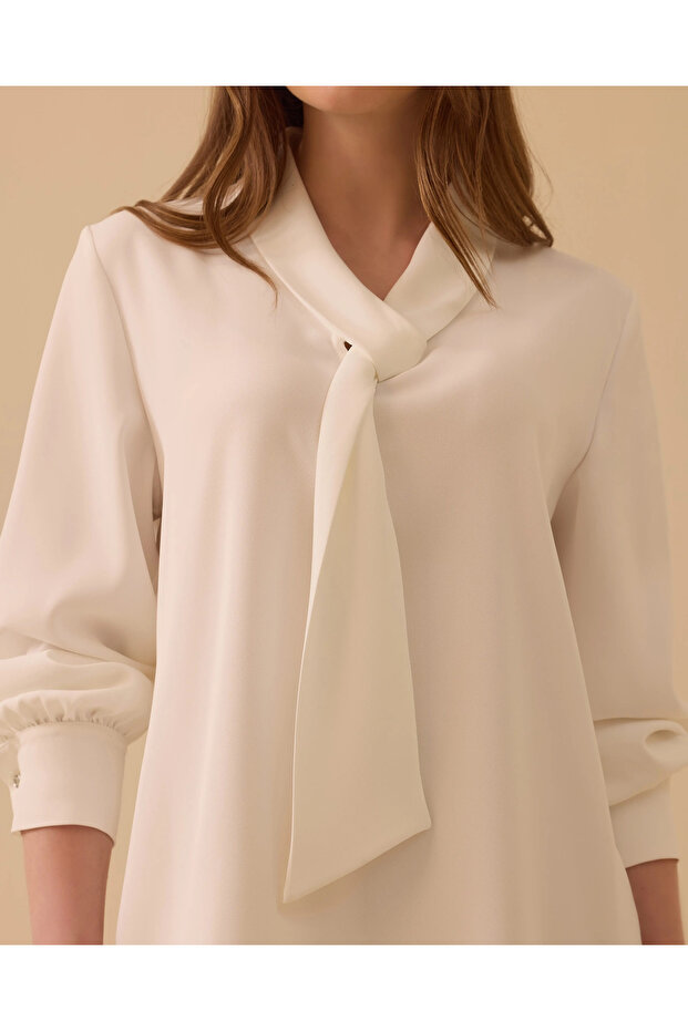 Fular Yakalı Krep Bluz - 5