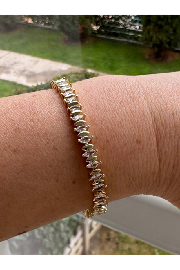 Sequential Ellipse Stone Bracelet