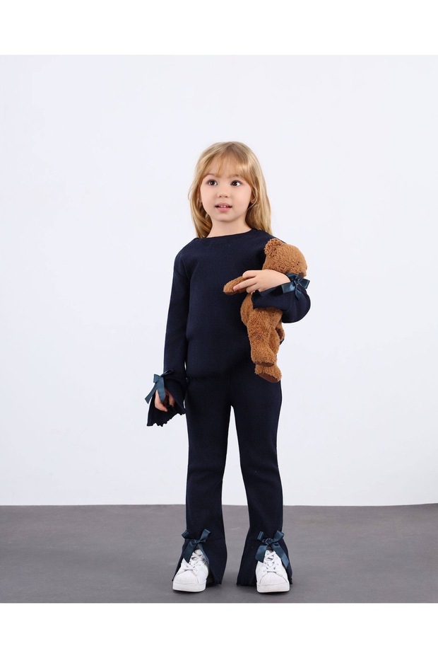 طقم روبي بتفاصيل شريطية