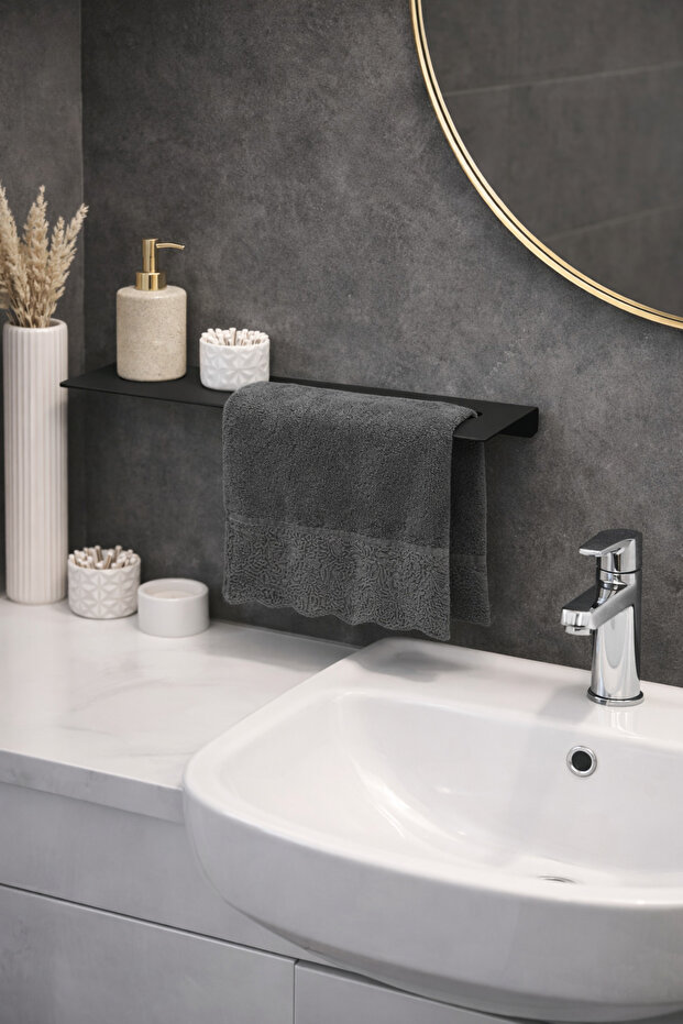 Black Metal Towel Rack with Shelf – Modern Bathroom Towel Hanger