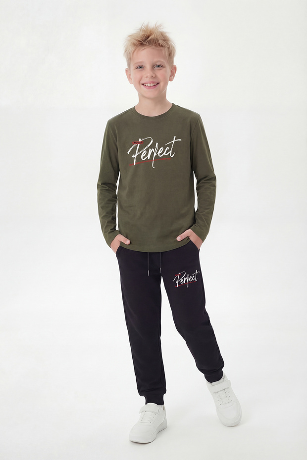 Round Neck Sweatshirt with Elastic Cuffs, Sweatpants, Printed Long Sleeve Boys' Top and Bottom Set