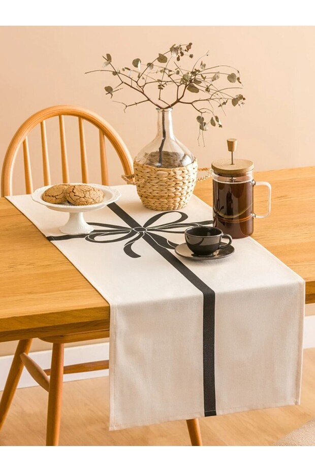 سجادة جري LCW HOME مطبوعة بفيونكة سوداء مقاس 45x150 سم