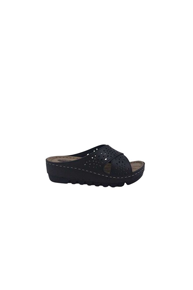 Sultan 251 Women's Black Cross-Strapped Padded Sole Slipper