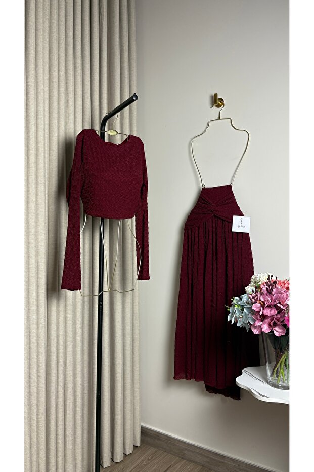 Skirt and blouse set