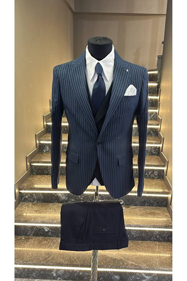 YELEKLİ TAKIM ELBİSE - 2