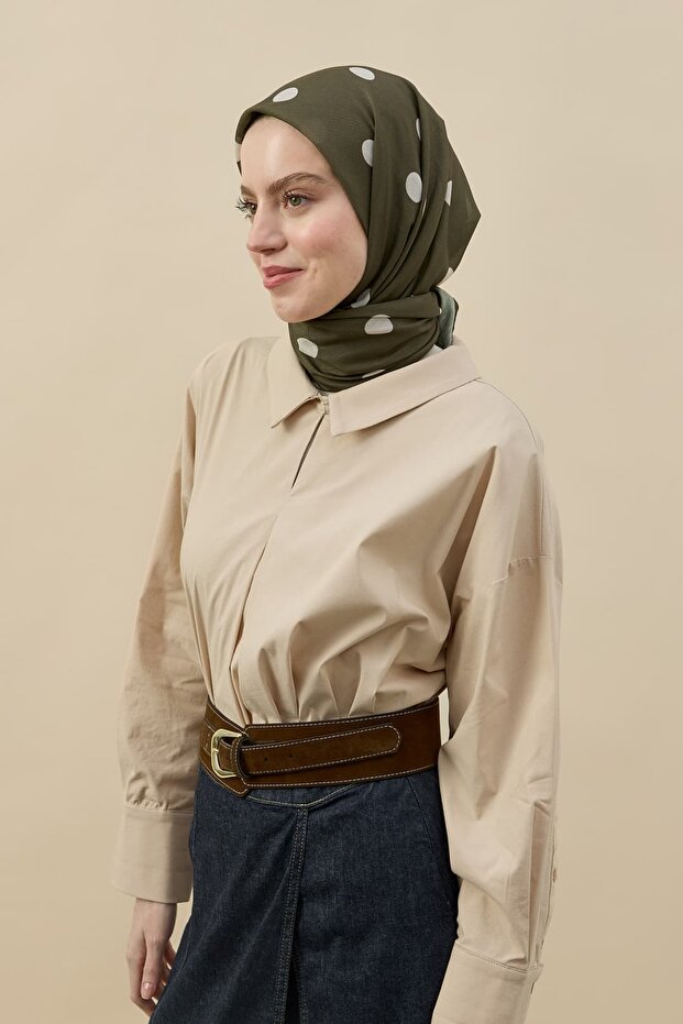وشاح لينا بنمط البولكا دوت