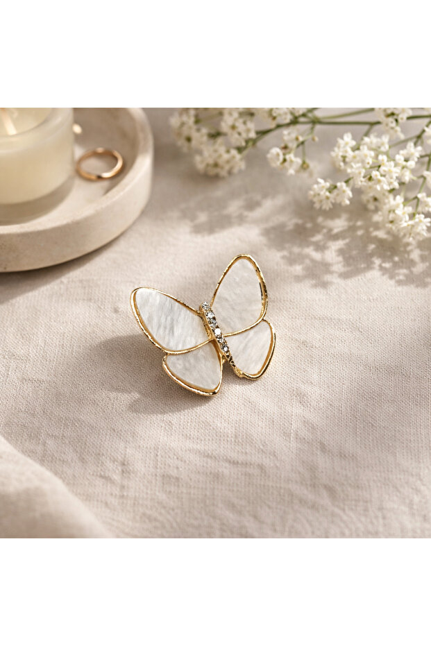 Beyaz Kelebek Figürlü Broş