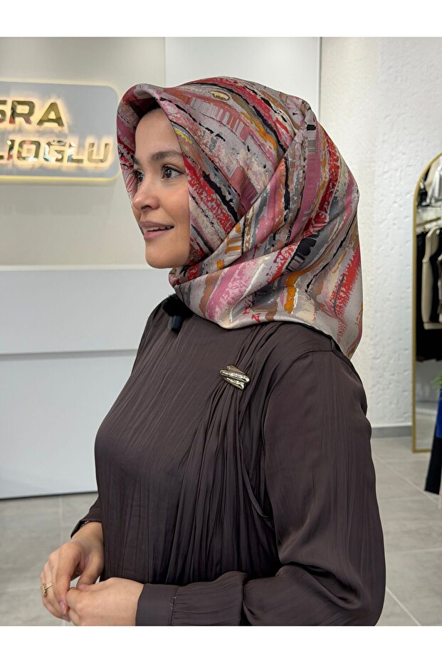 وشاح حريري من تويل