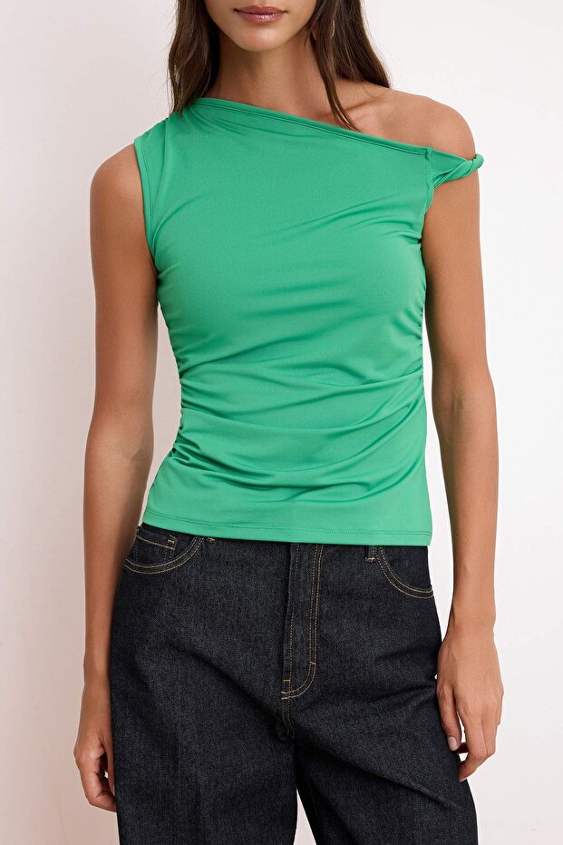 Yeşil Asimetrik Yaka Büzgü/Drape Detaylı Fitted/Vücuda Oturan Örme Bluz TWOSS25BZ00279 - 3