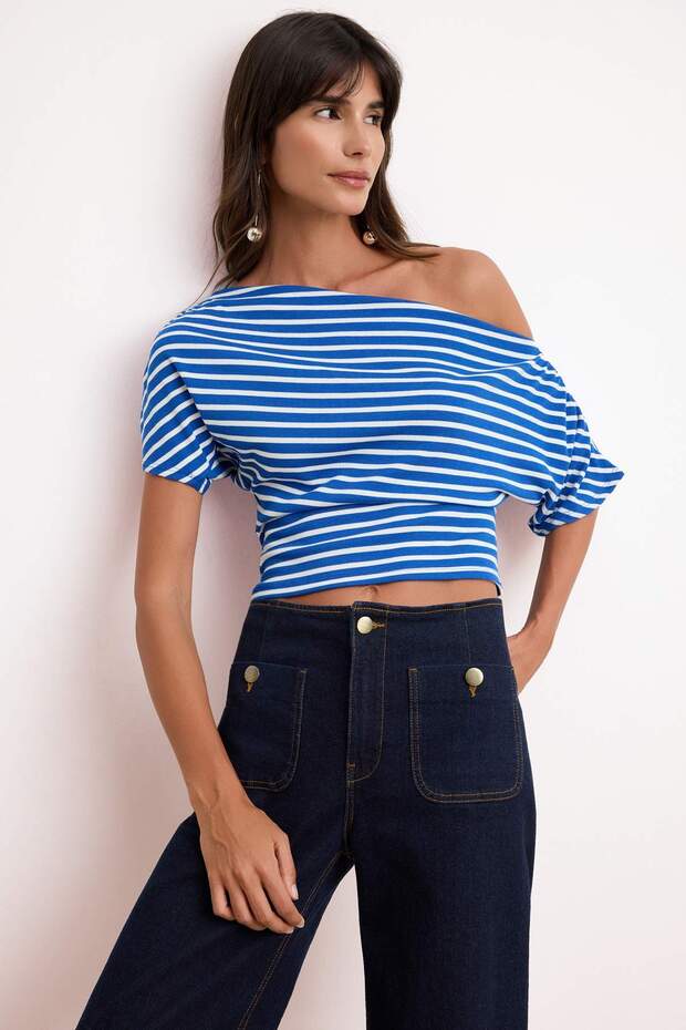 Trendyolmilla  Lacivert Çizgili Regular Kalıp Asimetrik Yaka Büzgülü Crop Fitilli Esnek Örme Bluz TWOSS26BZ00376 - Görsel 3