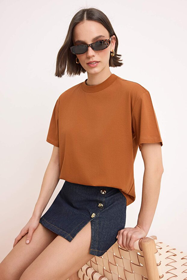 Açık Kahverengi %100 Pamuk Basic Regular/Normal Kalıp Dik Yaka Örme T-Shirt TWOAW20TS0096 - 2