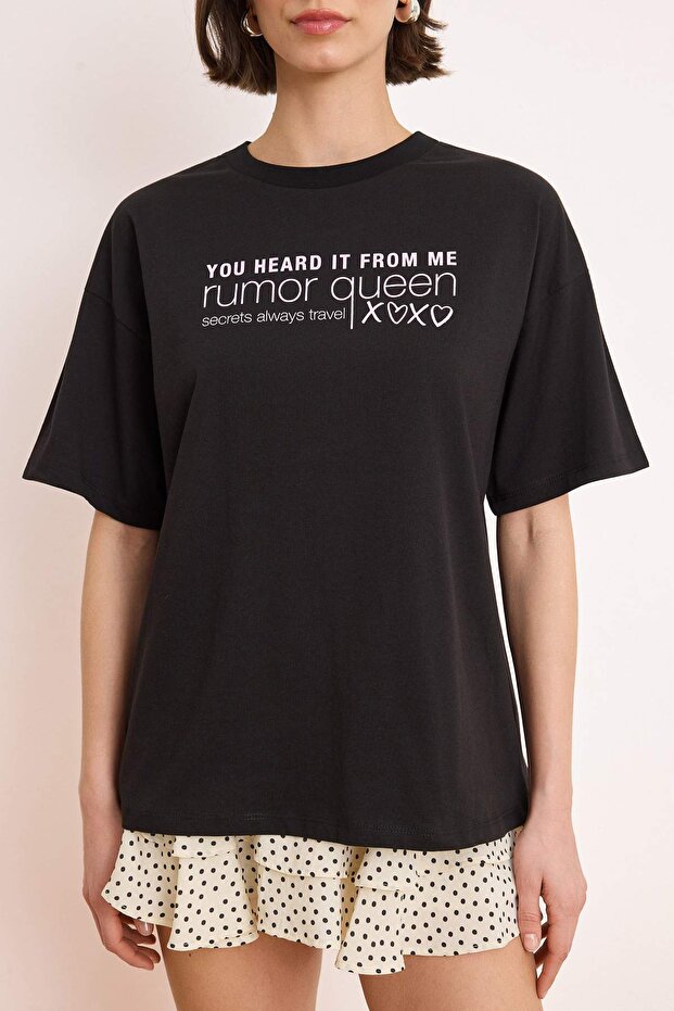 Siyah Slogan Oversize/Geniş Kalıp Düşük Kol Kısa Kollu %100 Pamuk Örme T-Shirt TWOSS26TS00118 - 3