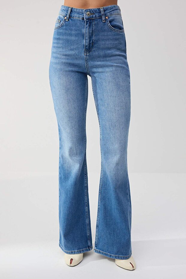 Trendyolmilla Wardrope Essentials Mavi DÖKÜMLÜ Yüksek Bel Orta Esnek Flare Jeans TWOSS26JE00106 - 3