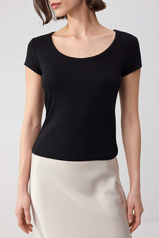 Wardrobe Essentials-Siyah Fitted/Vücuda Oturan Havuz Yaka Ay Kol Yumuşak Örme Bluz TWOSS26BZ00362 - 3