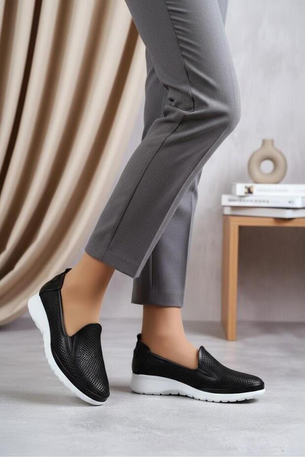 Large Size Women's Genuine Leather Orthopedic Shoes 41-42-43-44-Black