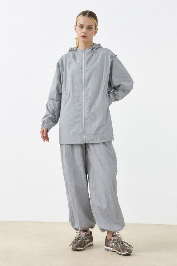 Motion Sports Suit Gray