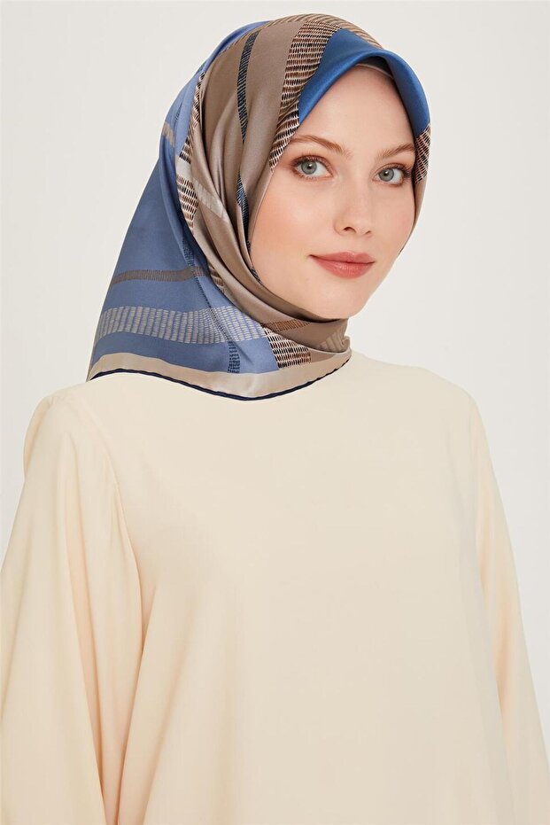 وشاح من الحرير الخالص بنقوش هندسية من سيرا 9206D 06
