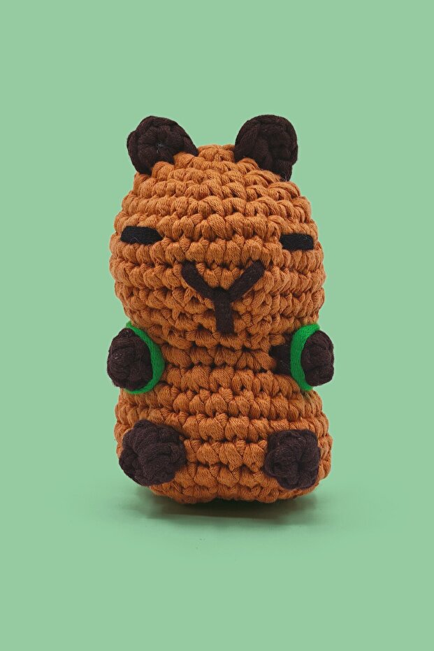 selfiko Kapibaba - Yeni Başlayanlar İçin Kapibara Amigurumi Örgü Kiti - Video & Tüm Malzemelerle Hobi Seti