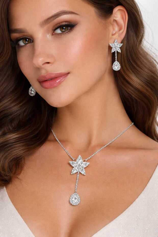Women's Silver Color Model Waterway Zircon Stone Necklace Earring Set